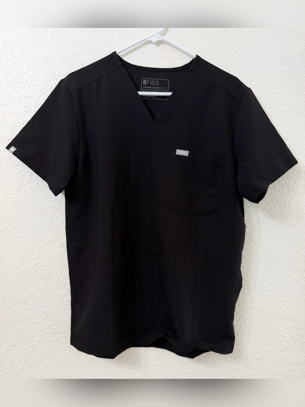 Figs Men’s Black Chisec Scrub Top Size Small